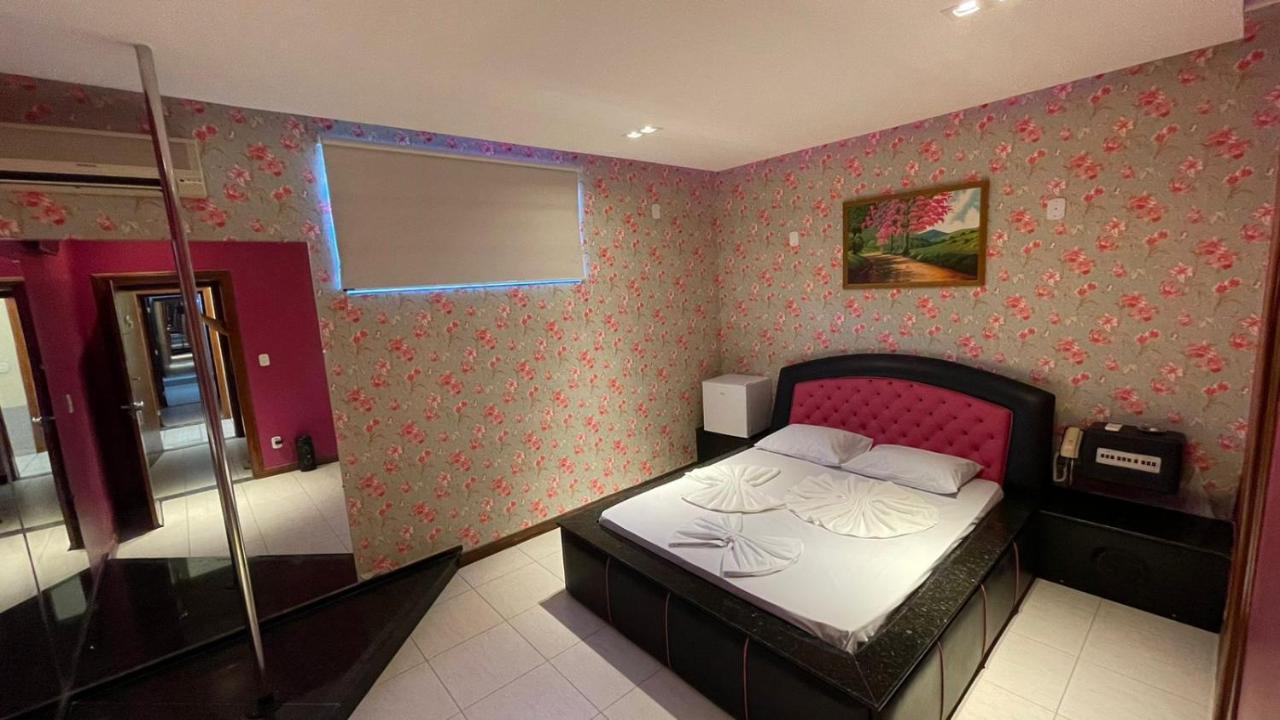 Lovely Motel - 7,5Km Do Santuario Nacional Roseira  ภายนอก รูปภาพ
