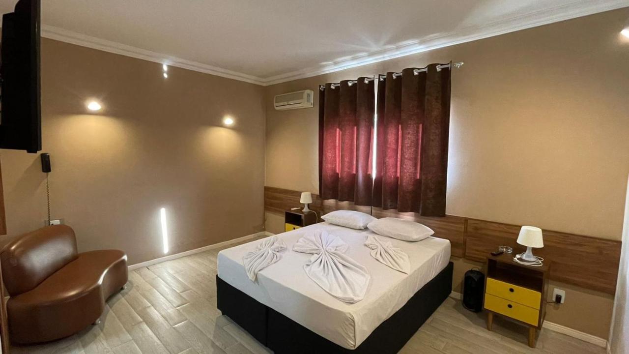 Lovely Motel - 7,5Km Do Santuario Nacional Roseira  ภายนอก รูปภาพ