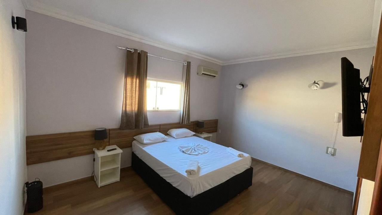 Lovely Motel - 7,5Km Do Santuario Nacional Roseira  ภายนอก รูปภาพ